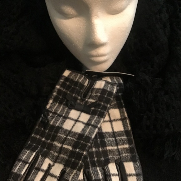 Brand new never worn black and white gloves - Picture 5 of 16